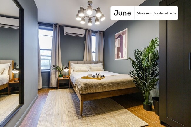 Building Photo - Room in Shared 3 bed/1 bath home in Chinatown
