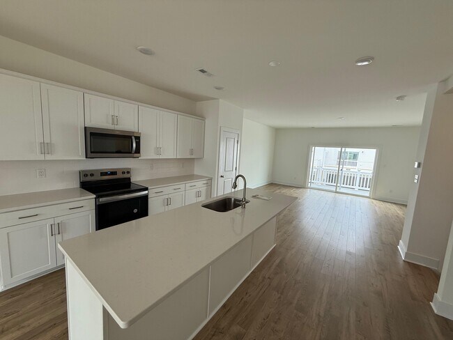 Building Photo - 15354 Oasis Sun Aly