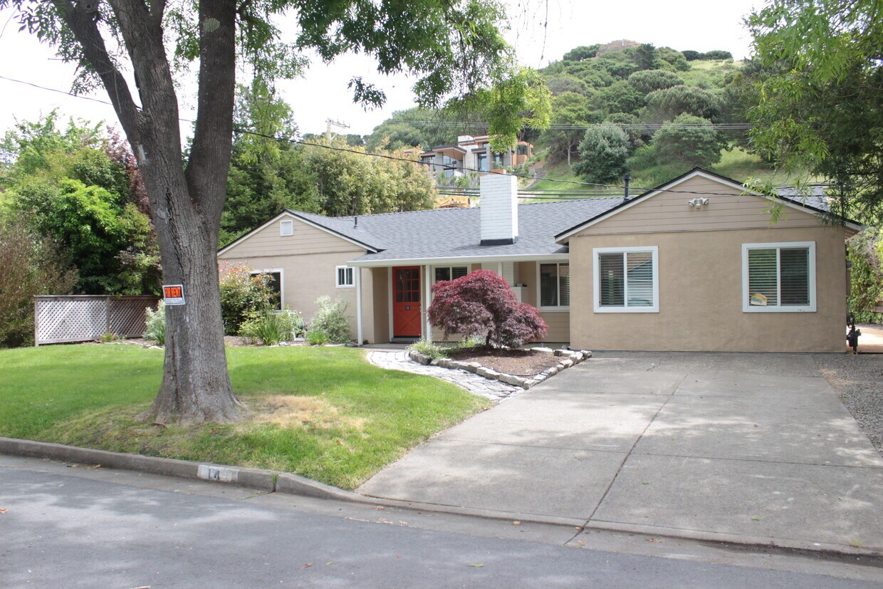Primary Photo - 14 Juno Rd