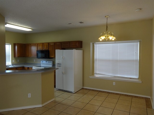 Building Photo - 1304 Mae Drive