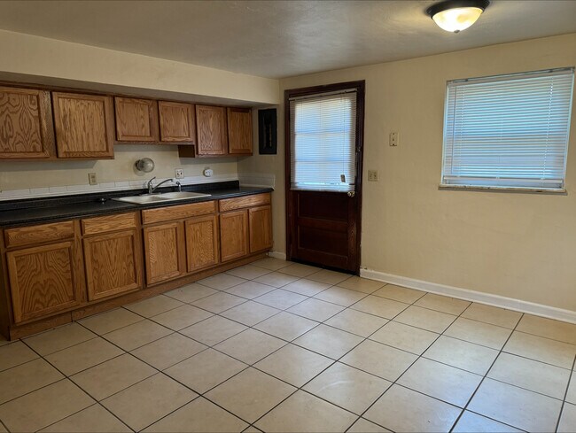 Foto del edificio - 3143 Grasmere Ave