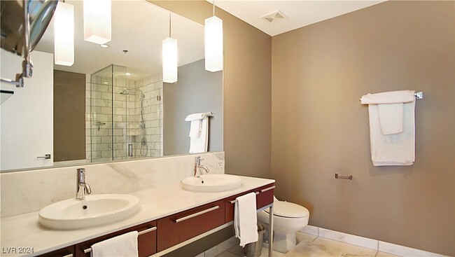 Building Photo - 4471 Dean Martin Dr