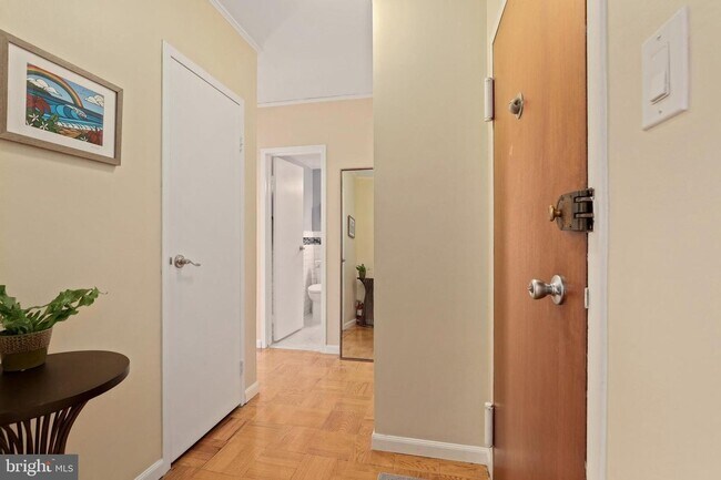 Foto del edificio - 4200 Cathedral Ave NW