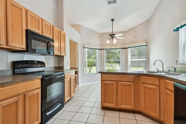 Foto del edificio - 4622 River Ridge Dr