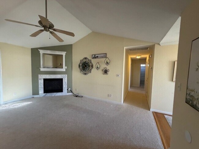 Building Photo - Suffolk Meadows