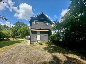 Building Photo - 280 Lake St