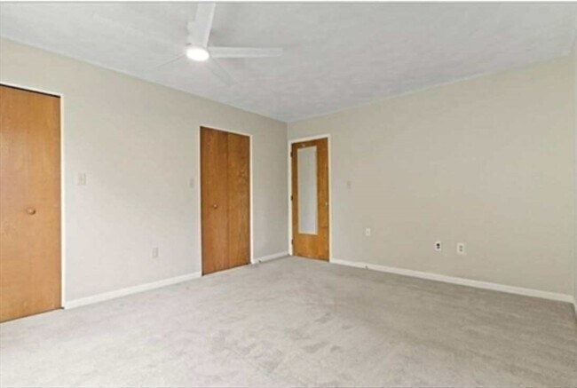 Building Photo - 269 Farrwood Dr