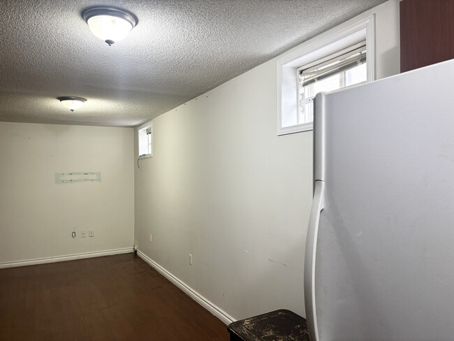 Building Photo - 2 BED - 2 BATH - BRAMPTOPN - BASEMENT