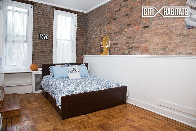Foto del edificio - 159 E 107th St