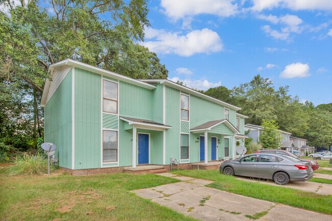 Foto del edificio - 5902 Aftonshire Dr
