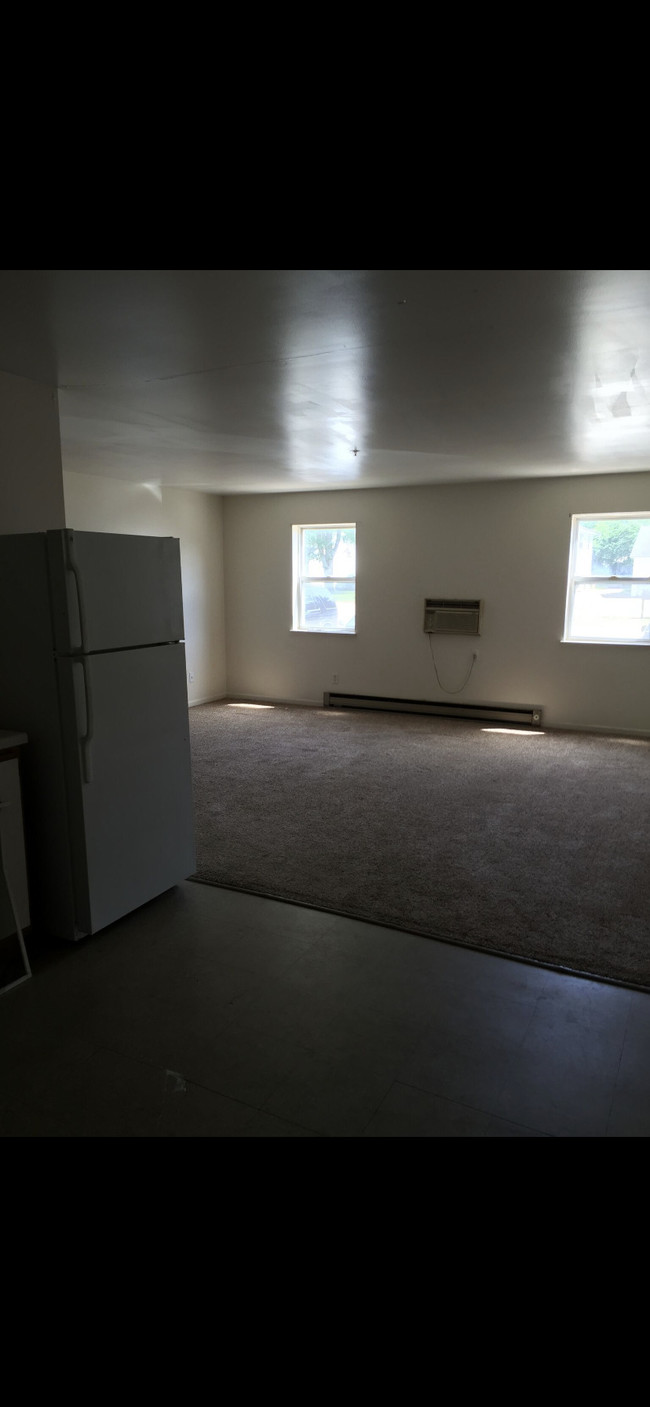 Building Photo - 1120 Minns Dr