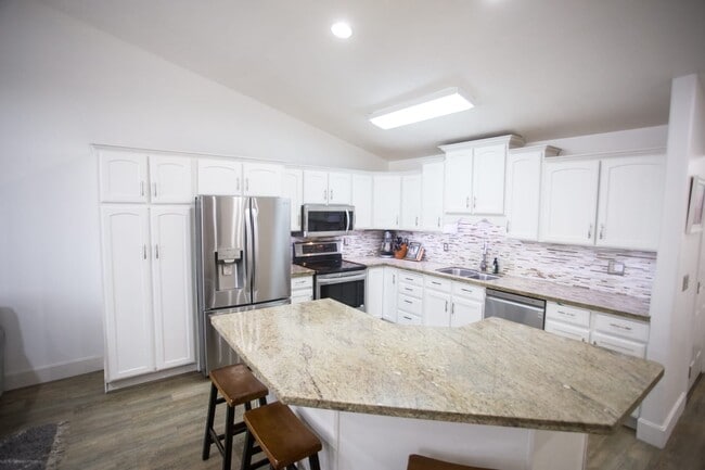 Building Photo - 1599 S Main St