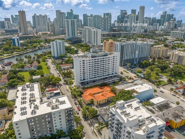 Foto del edificio - 36 NW 6th Ave