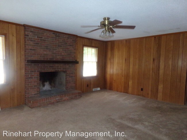 Building Photo - 3 br, 2 bath House - 699 University Drive