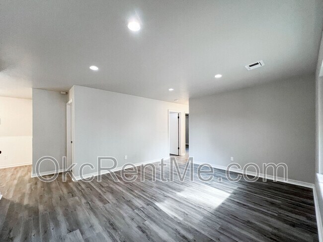 Foto del edificio - 2700 N Wheeler Ave
