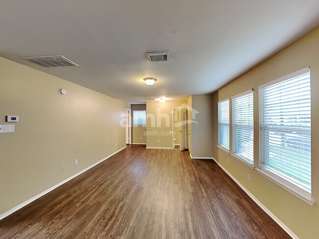 Foto del edificio - 6114 Elton Knolls St