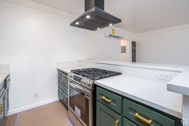Interior Photo - 5819 Carlton Way