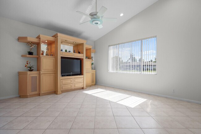 Foto del edificio - 7835 NW 78th Ave