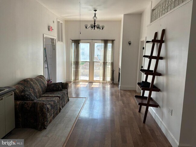 Foto del edificio - 1359 Main St