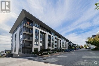 Building Photo - 9228-9228 Slopes Mews