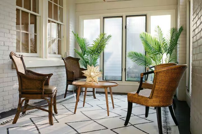 Building Photo - 327 Felder Ave