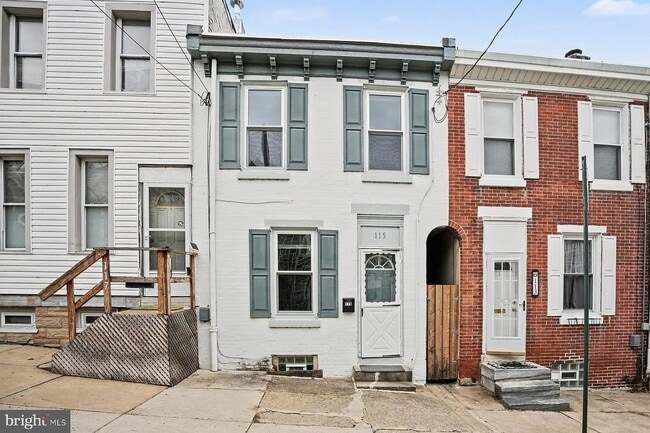 Building Photo - 115 Hermit St