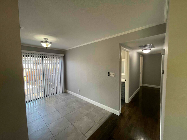 Foto del edificio - 2308 Aladdin Way