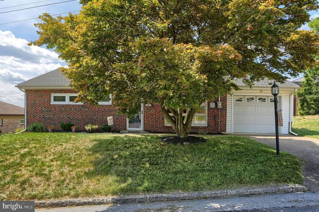 Primary Photo - 430 N 45th St, Harrisburg, PA 17111