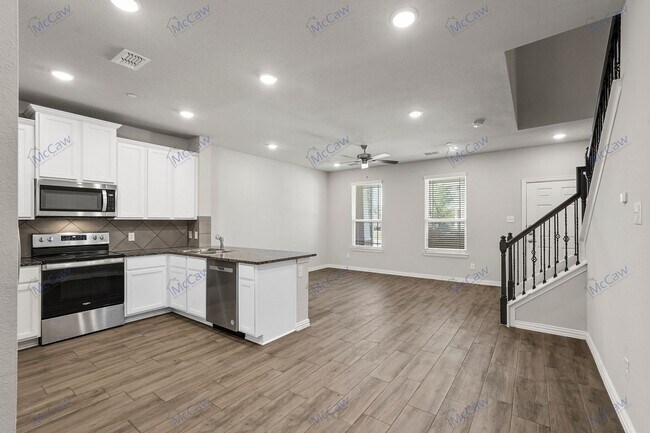 Building Photo - 2022 Built 3/2.5 Townhome in Mesquite!