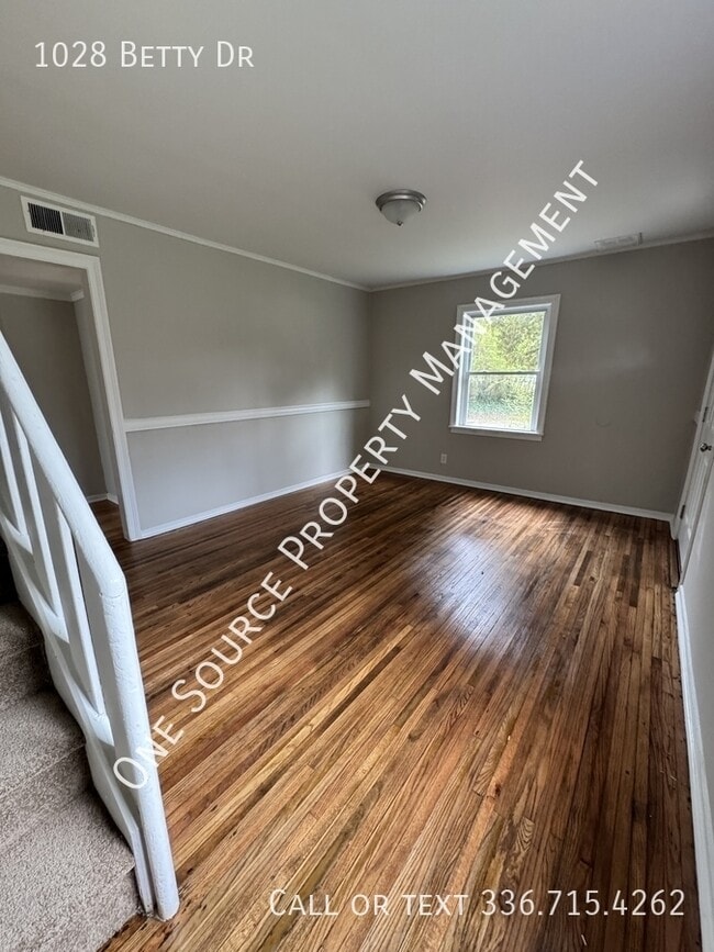 Building Photo - 1028 Betty Dr