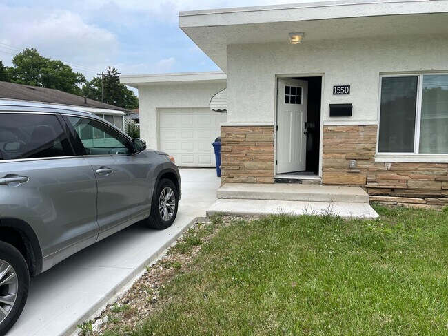 Foto del edificio - 1550 Frebis Ave