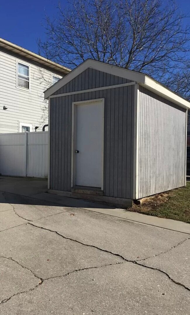 Foto del edificio - 883 McAllister St