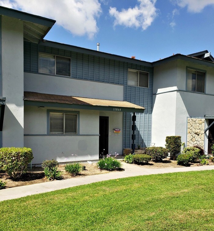 Spacious 4 bedroom, 2 Bath Townhome Townhome Rentals in Stanton CA