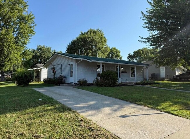 Building Photo - 100 Valley View Dr