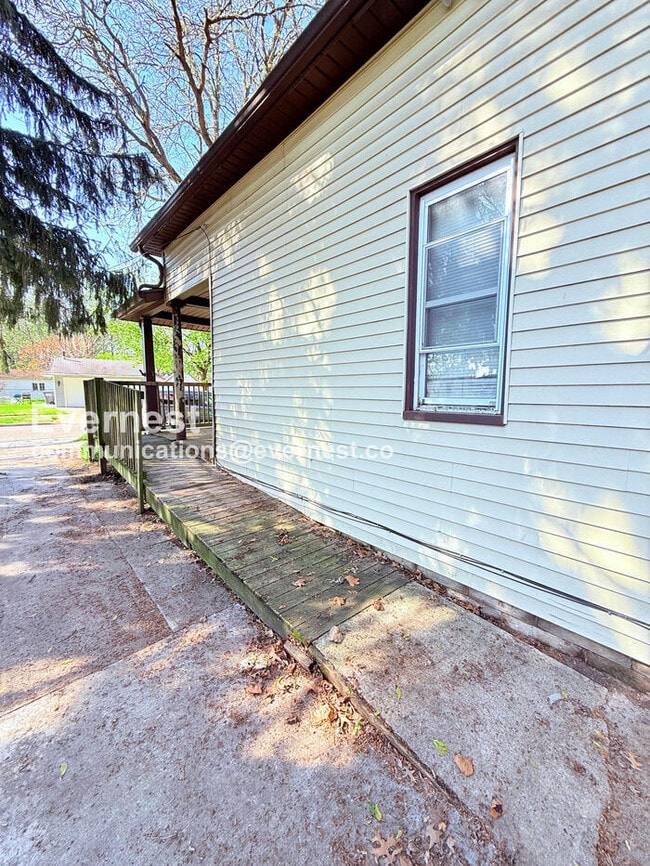 Foto del edificio - 2314 Airline Ave