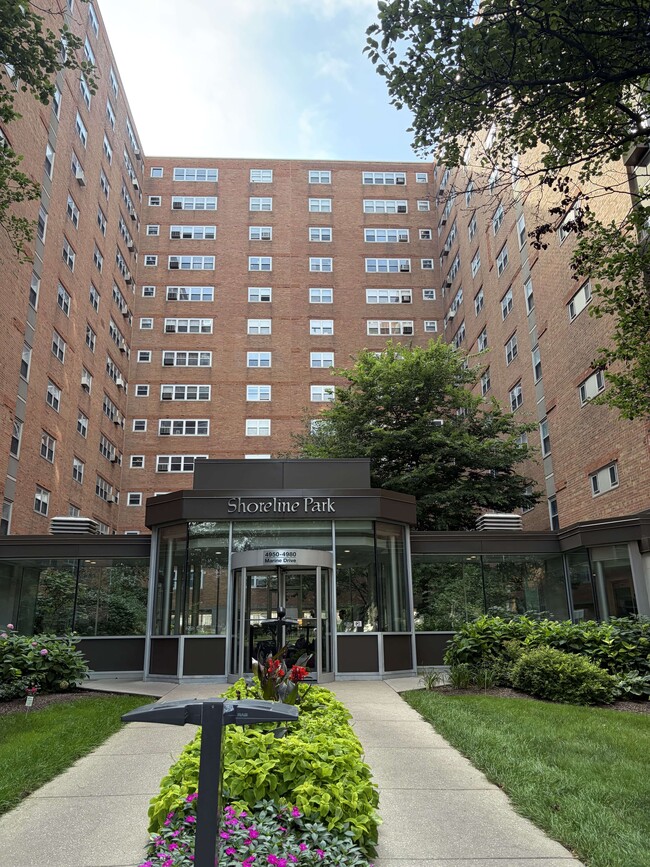 Building Photo - 4960 N Marine Dr