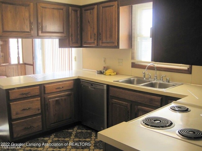 Building Photo - 4 br, 2.5 bath House - 6131 Horizon Dr