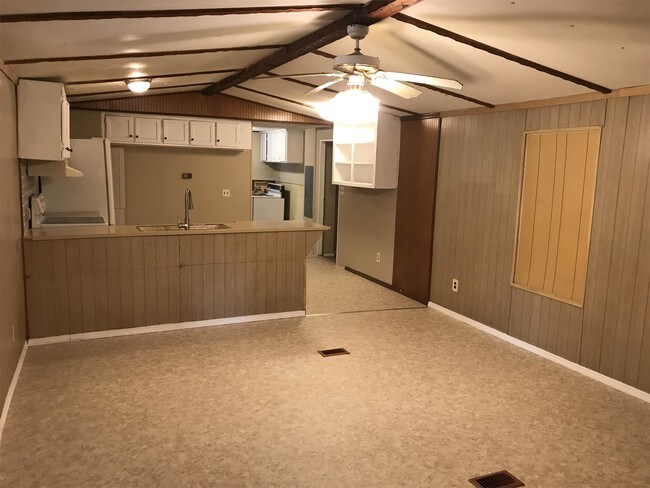 Building Photo - 107 Fitts Spur