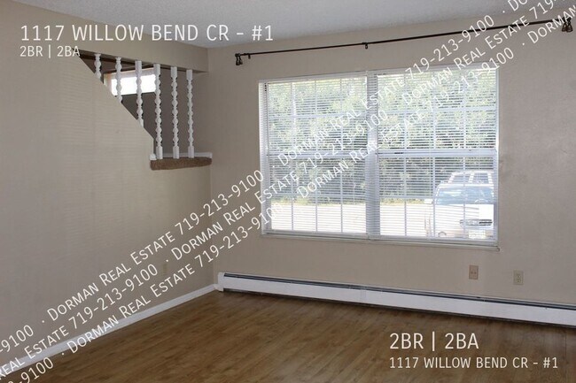 Building Photo - Great 2 bedroom townhome off North Academy...