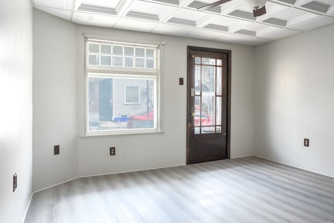 Building Photo - 222 2nd St