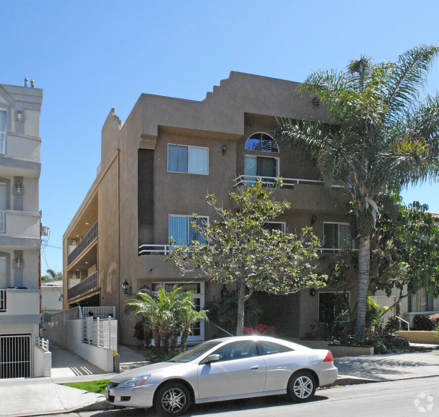 Building Photo - 1136 S Shenandoah St