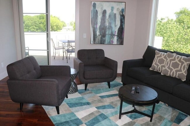 Photo - 927 13th Ave S House