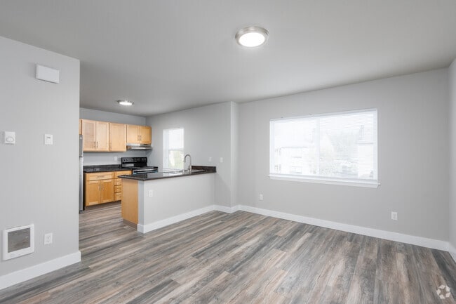 1BD, 1BA - 580SF - Legacy Ridge: Leasing Specials! Beautifull...