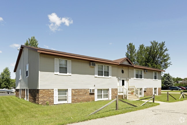 Evergreen - Countryside Apartment Homes