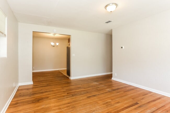 Building Photo - 7244 Rhode Island Dr E