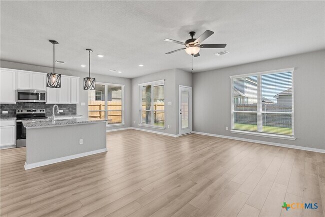 Foto del edificio - 1873 Longmire Lp