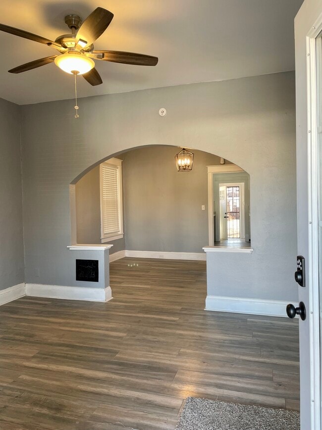 Building Photo - 4532 Natural Bridge Ave