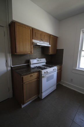 Building Photo - 4515 W Diversey Ave