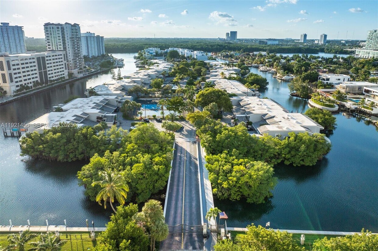 Primary Photo - 429 Poinciana Island Dr