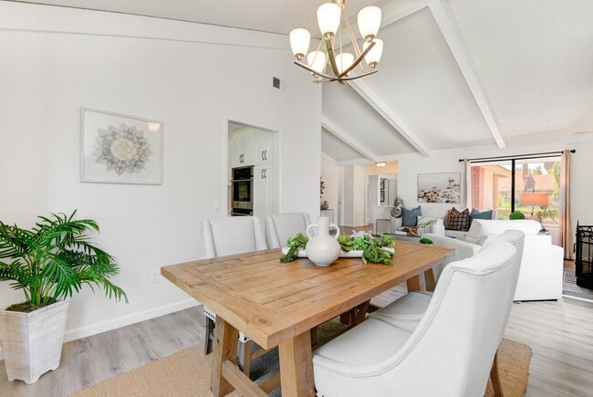 Building Photo - 3408 Viewpoint Way